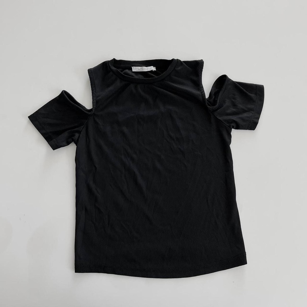 zara cut out shoulder crop top